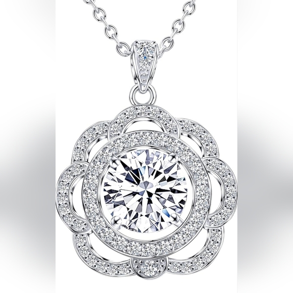 925 Sterling Silver certified 2ct Moissanite diamond pendant necklace - Picture 2 of 8
